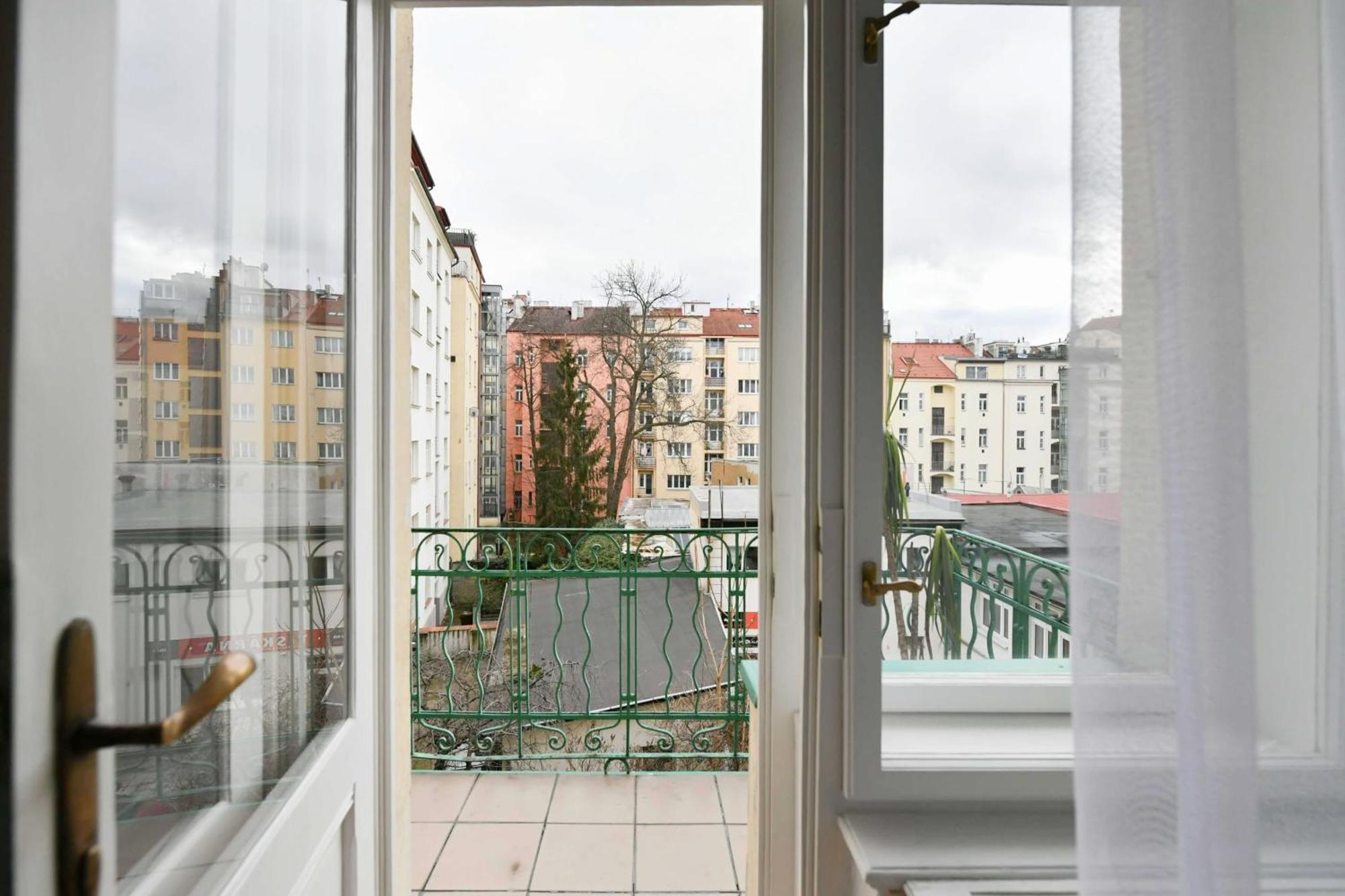 Vinohrady Retreat 2bdr Apartment *